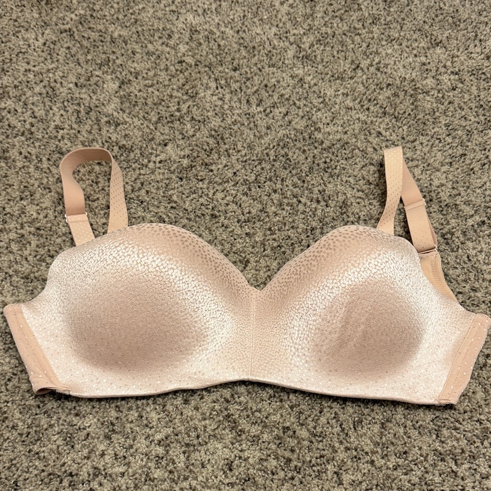 Wacoal Tan/Blush Pink Convertible Molded Cup Wireless Bra